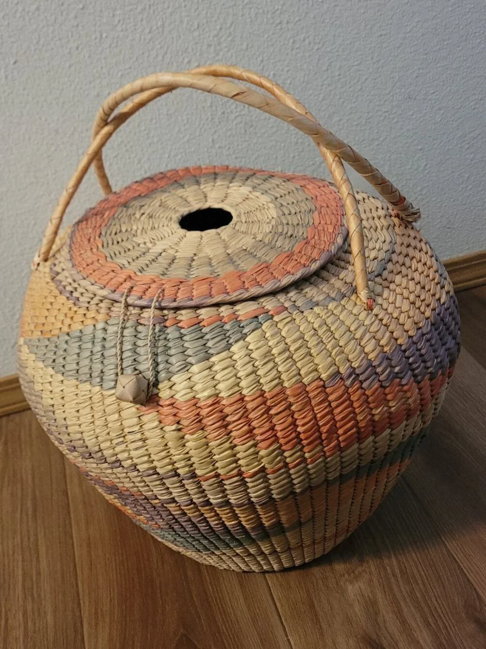 Beautiful Woven Basket w/Lid